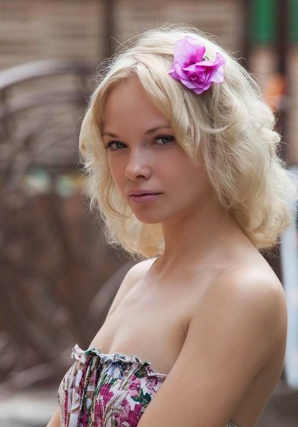 Милана, 26
